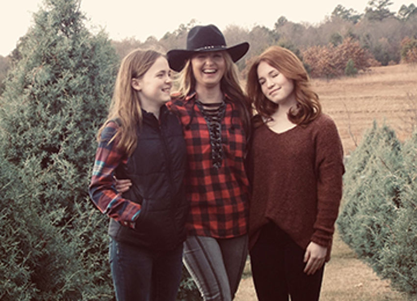 Brittany Downs with daughters