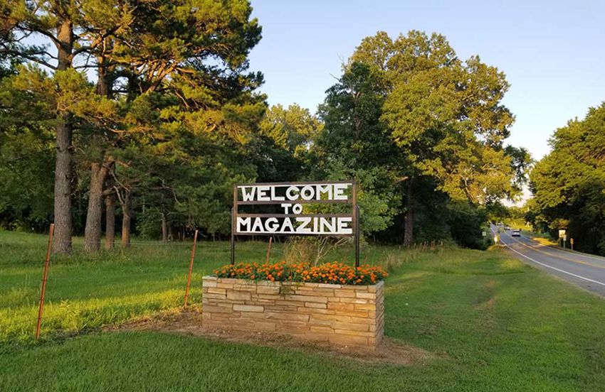 Magazine, Arkansas welcome sign