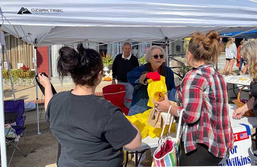Jerry Wilkins booth at October Daze